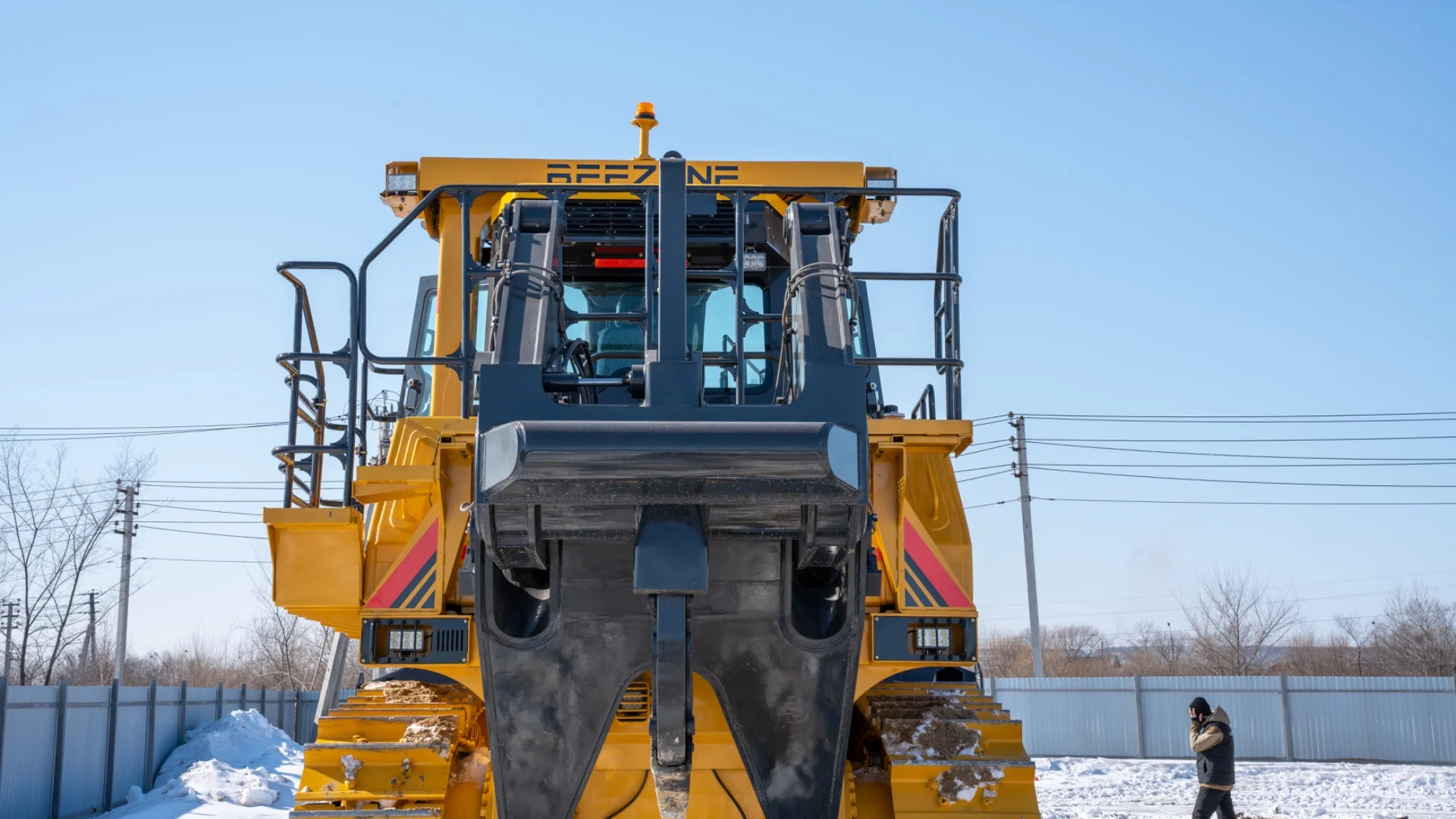 Бульдозер гусеничный BEEZONE D62-5 - миниатюра 4