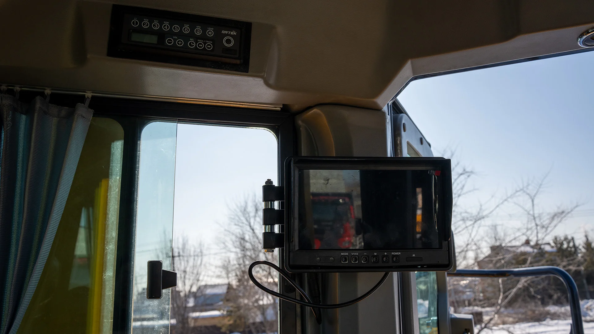 Бульдозер гусеничный BEEZONE D62-5 - миниатюра 11