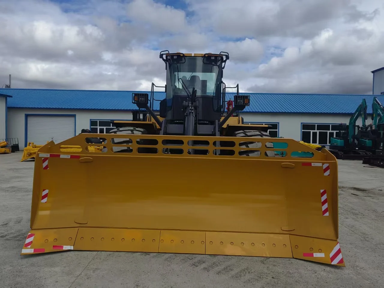 Бульдозер колёсный BEEZONE DL350 - миниатюра 4
