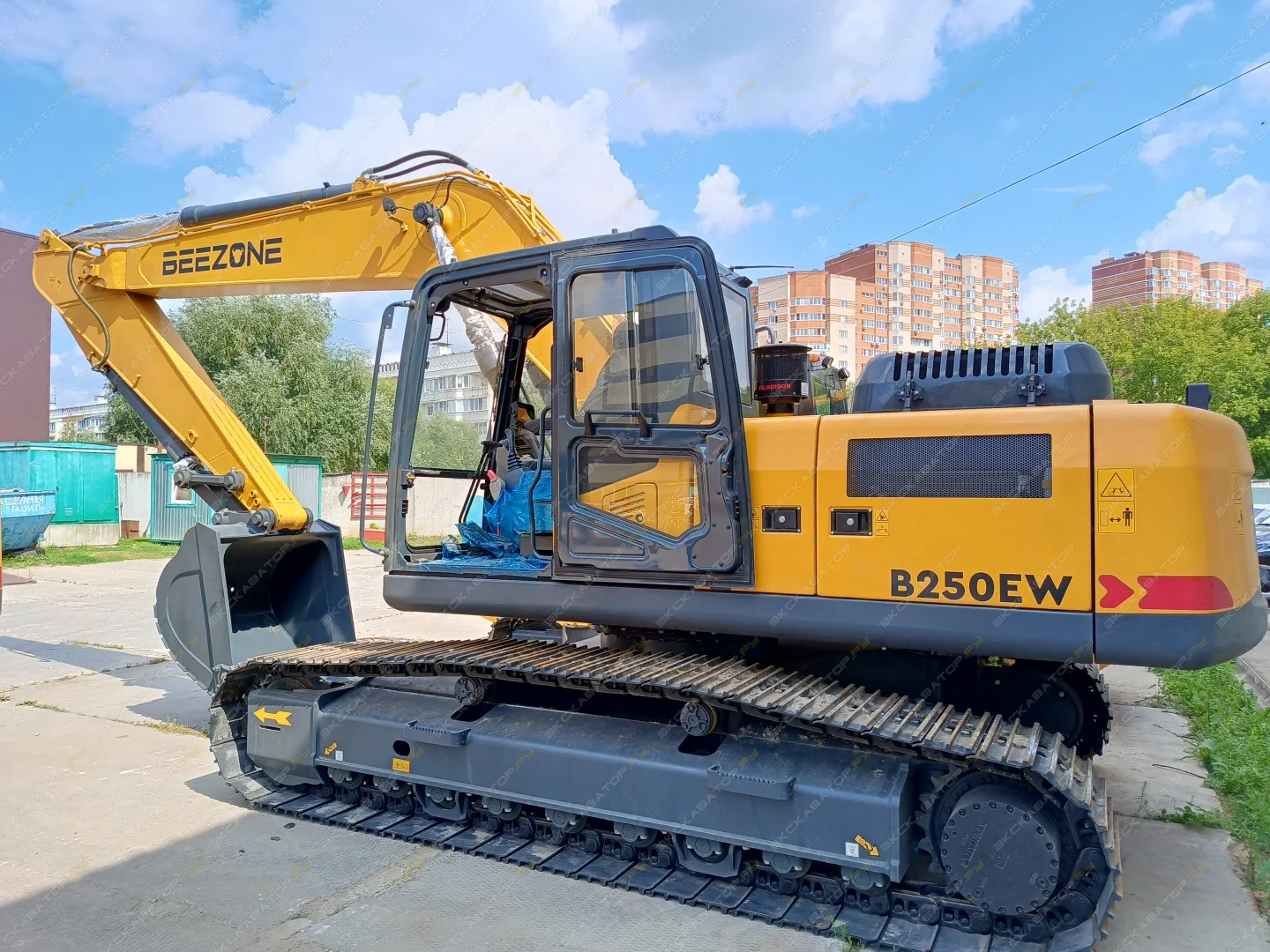 Экскаватор Beezone B250EW - изображение 1