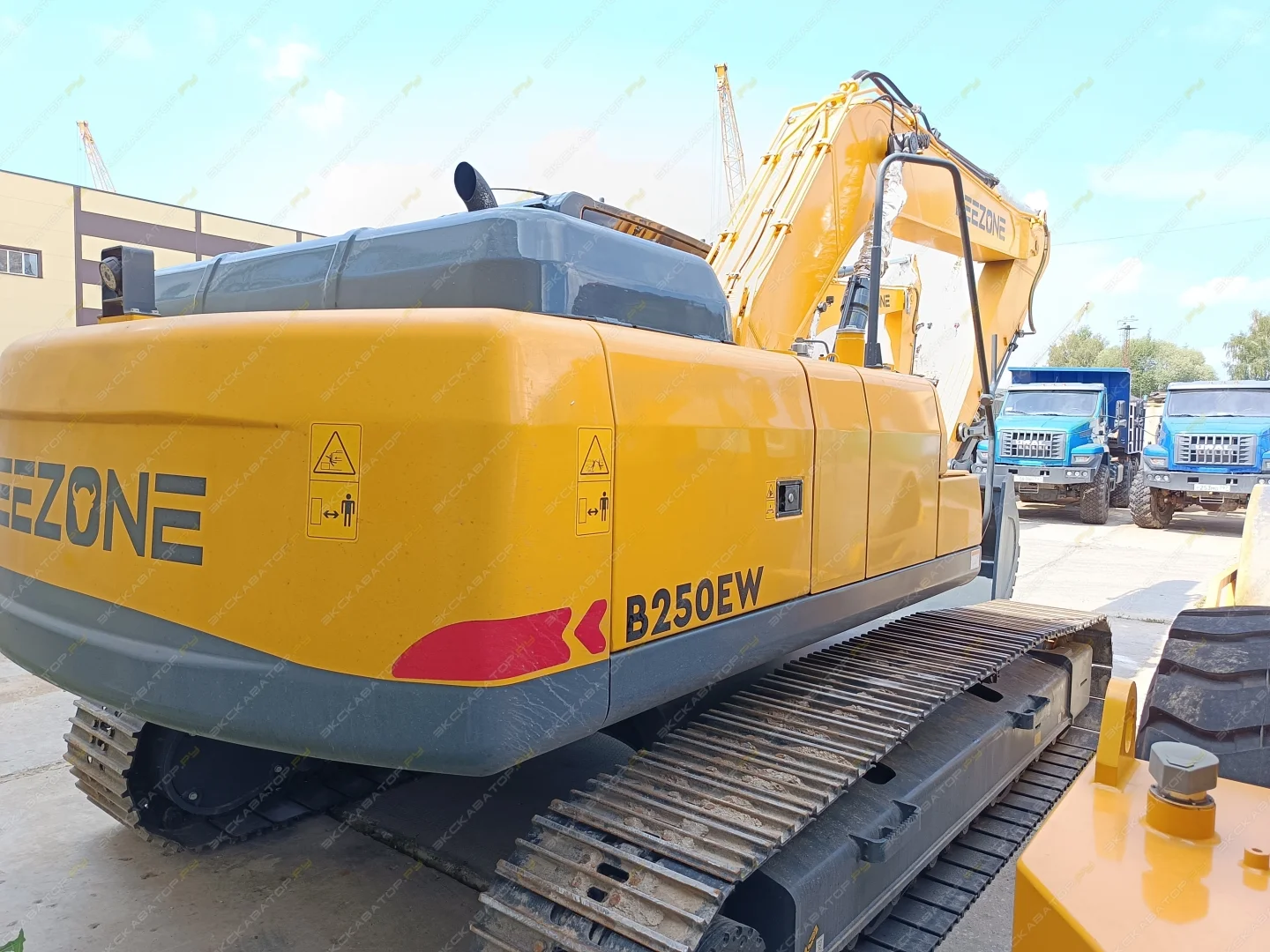 Экскаватор Beezone B250EW - миниатюра 2