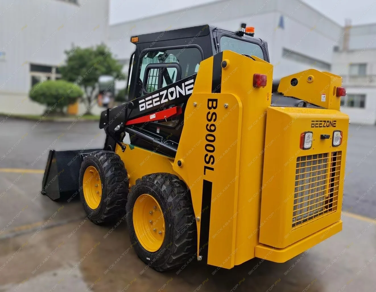 Мини-погрузчик Beezone BS900SL - миниатюра 9