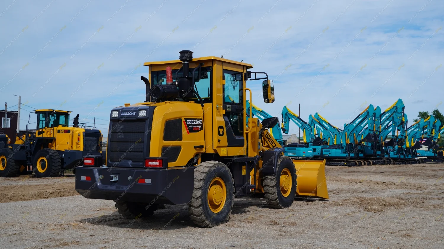 Фронтальный погрузчик Beezone B906T - миниатюра 2