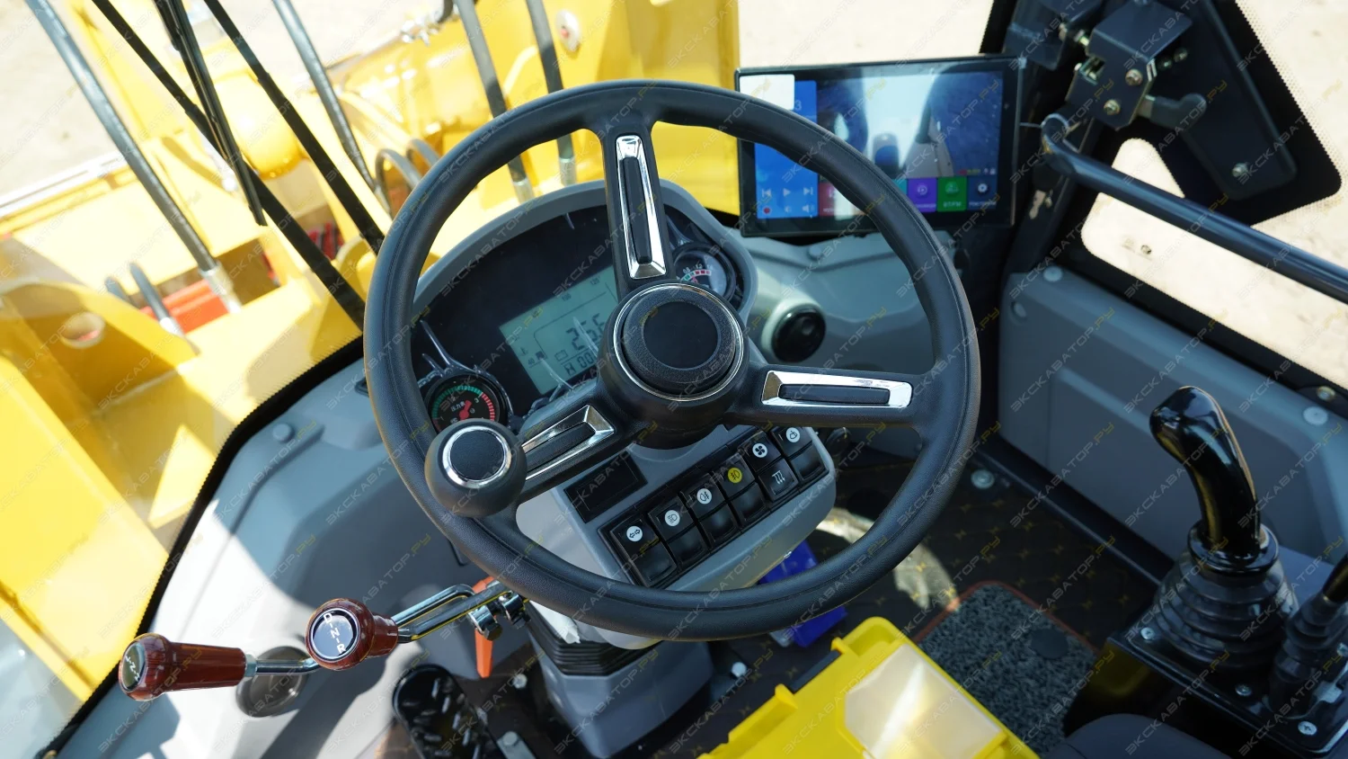 Фронтальный погрузчик Beezone B928GT - миниатюра 4
