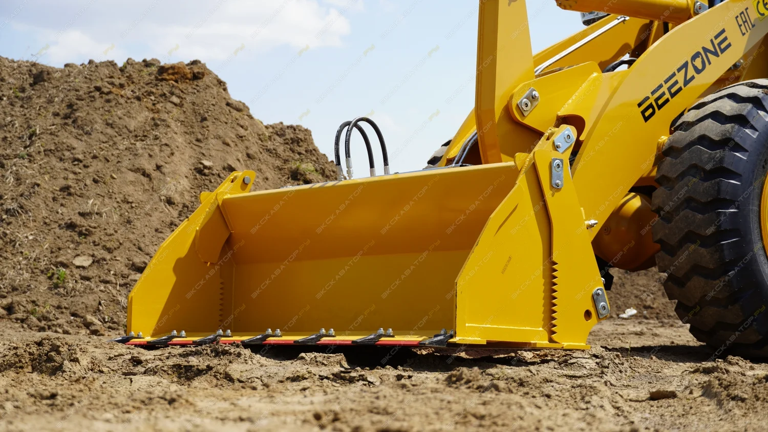 Фронтальный погрузчик Beezone B936GT - миниатюра 4