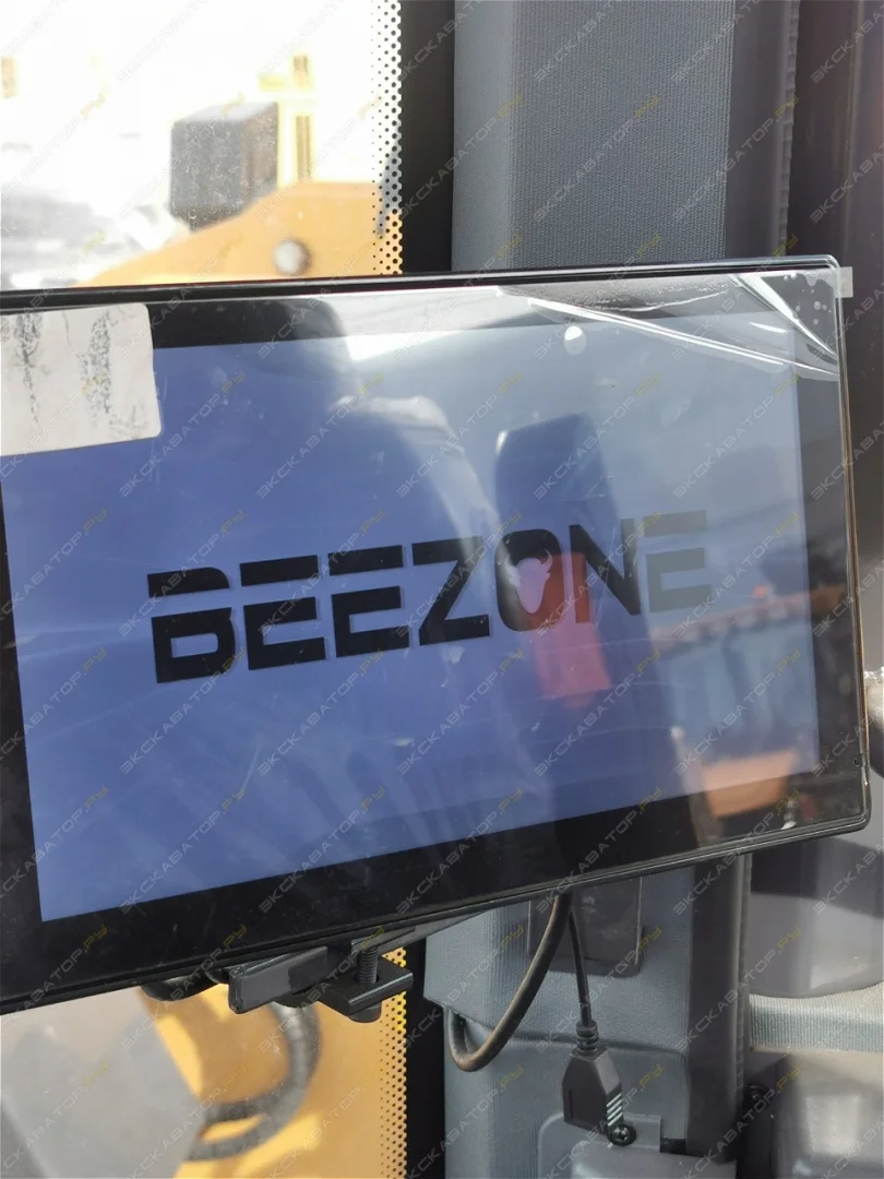 Фронтальный погрузчик Beezone B946GT - миниатюра 4