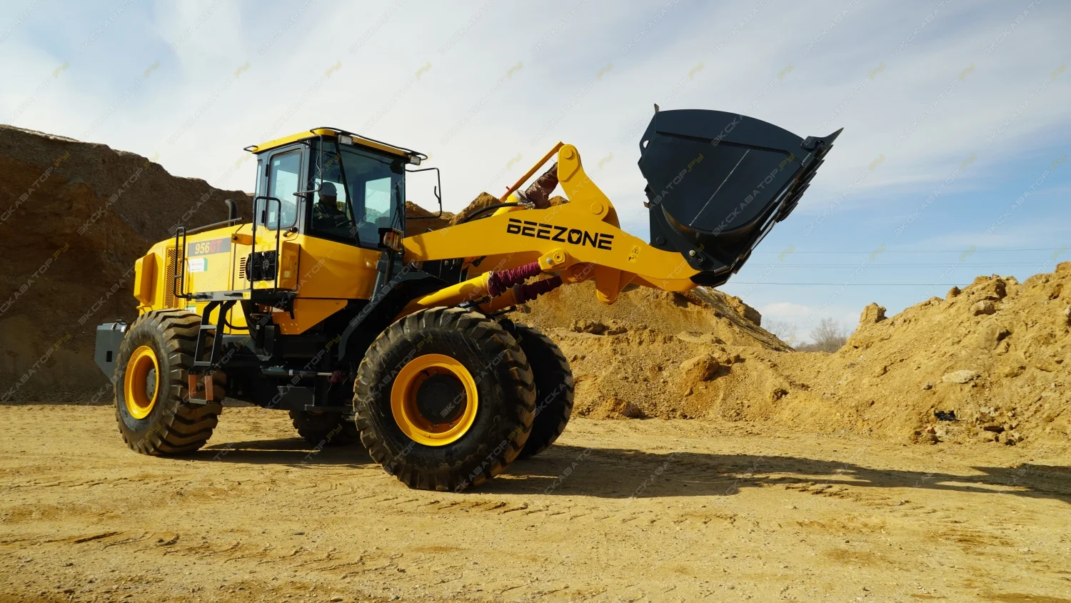 Фронтальный погрузчик Beezone B956GT - миниатюра 6