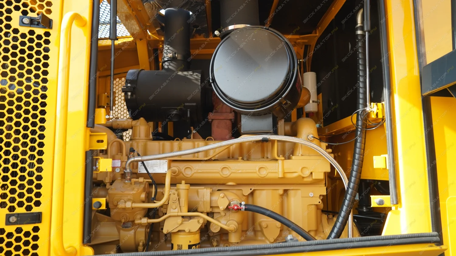 Фронтальный погрузчик Beezone B966GT - миниатюра 6