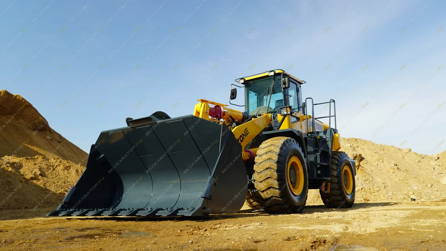 Фронтальный погрузчик Beezone B966GT - миниатюра 7