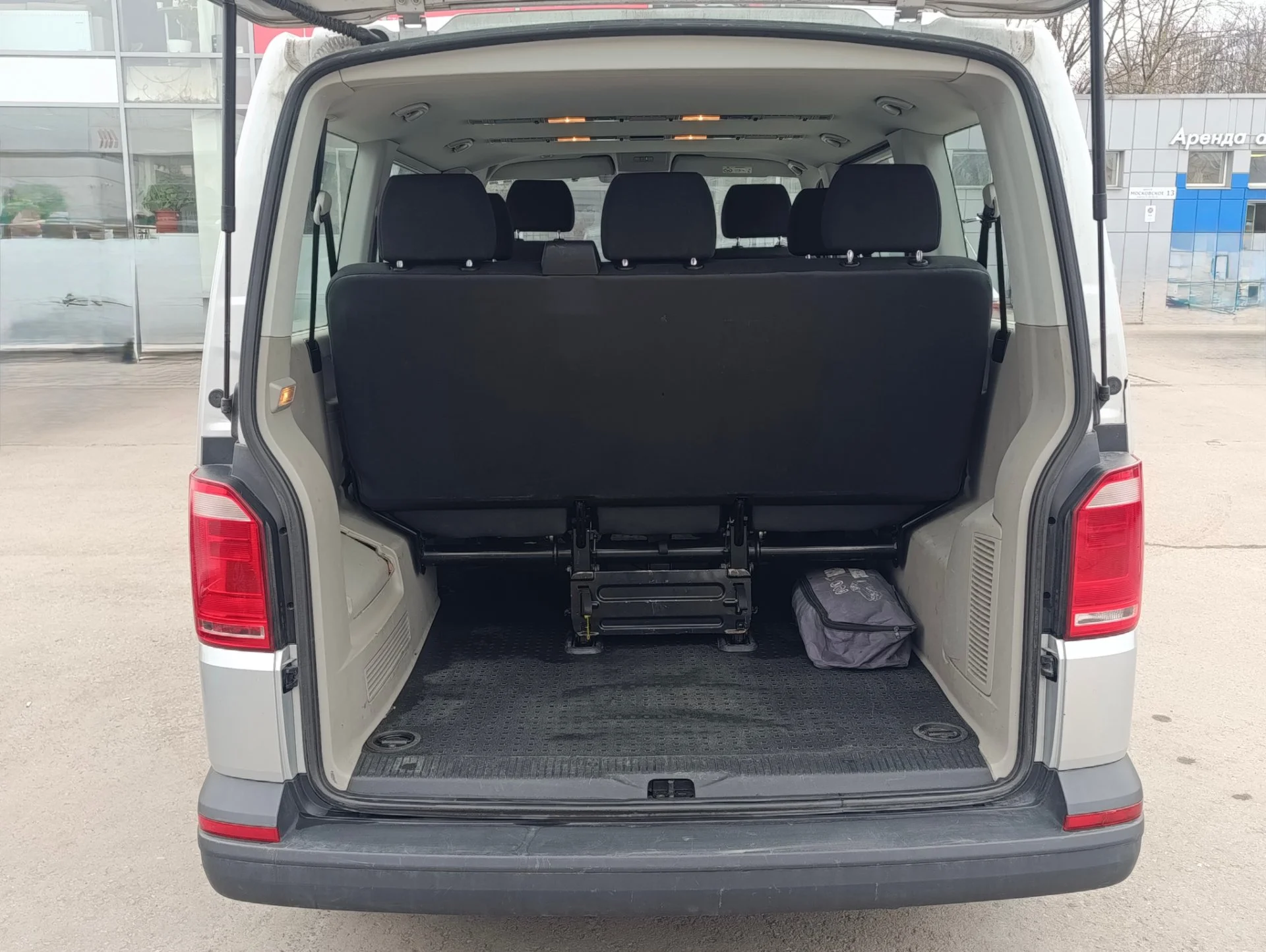 Volkswagen Caravelle в аренду без водителя в Санкт - миниатюра 10