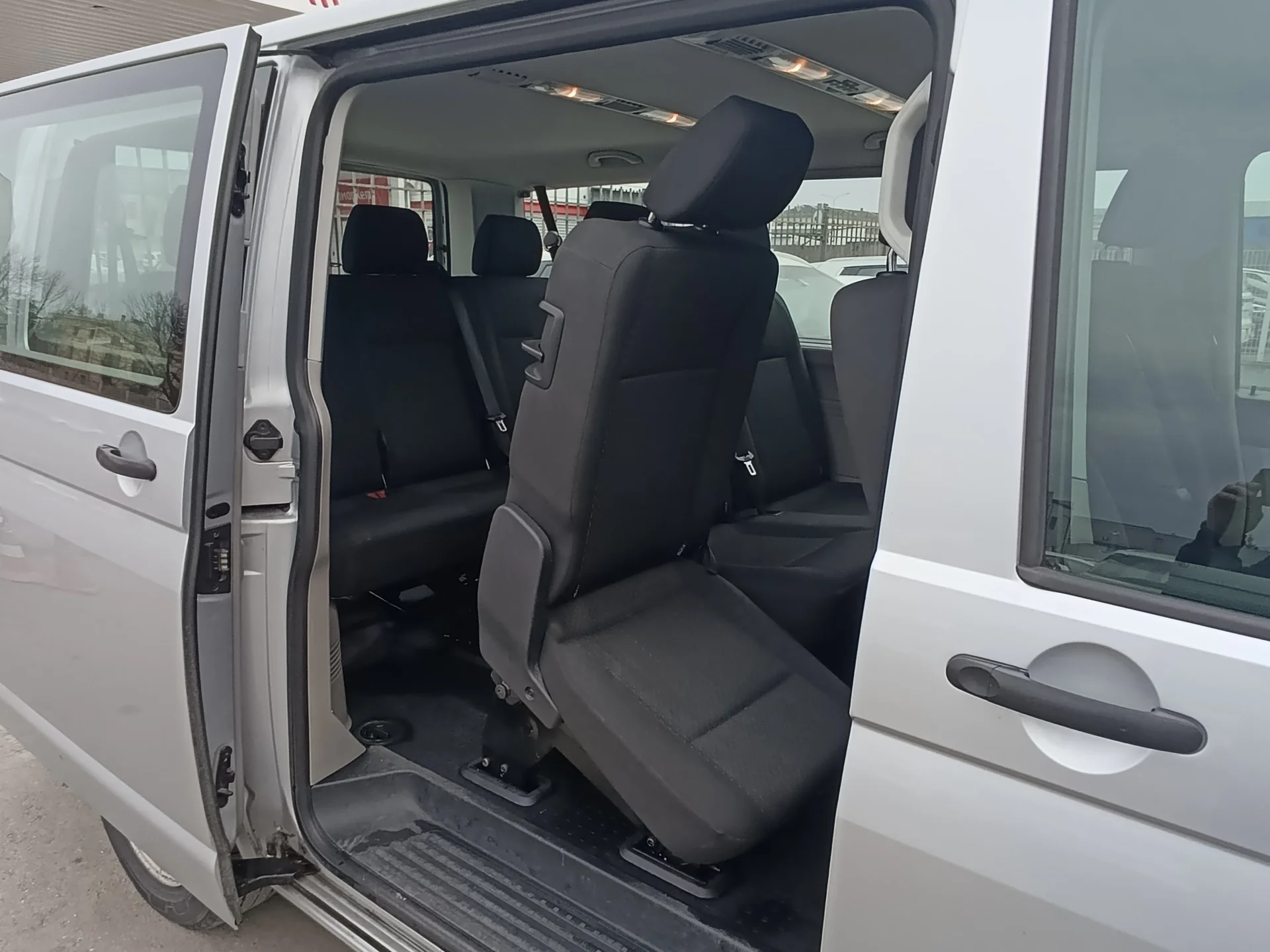 Volkswagen Caravelle в аренду без водителя в Санкт - миниатюра 13
