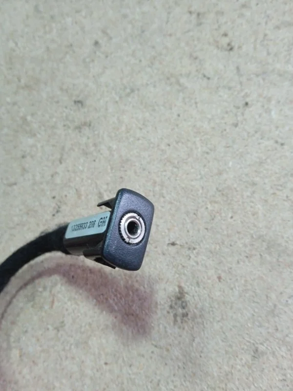 Разъем AUX USB Opel вектра СЕДАН 1.8 Z18XER 2008 - миниатюра 2