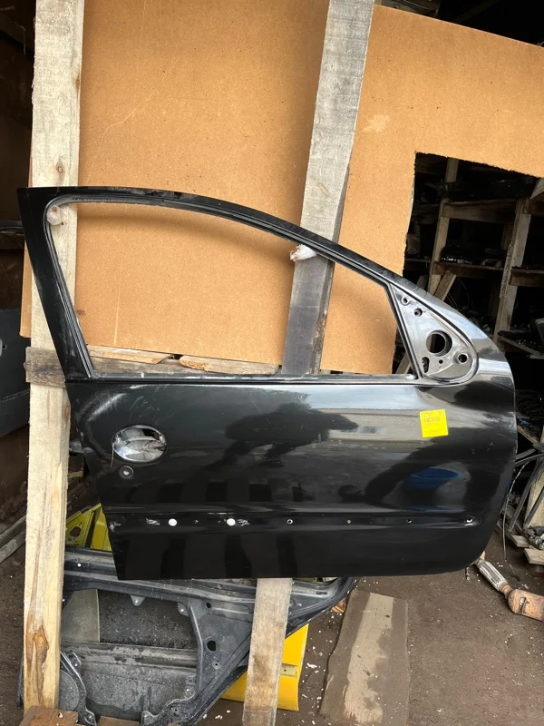 Дверь боковая передняя правая Peugeot 206 ХЕТЧБЕК - изображение 1