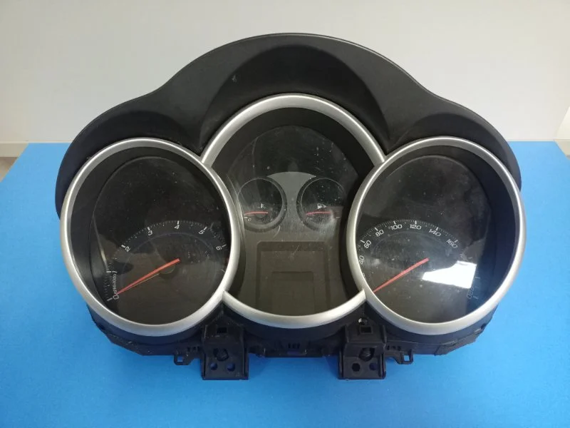 Панель приборов Chevrolet круз ХЕТЧБЕК 1.6 F16D3 - миниатюра 4