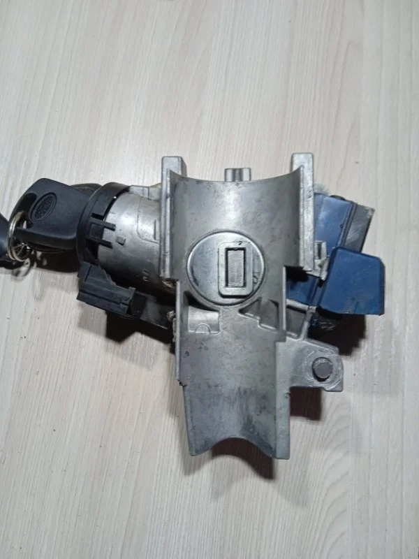 Замок зажигания Ford Фьюжн ХЕТЧБЕК 1.6 FYJA 2007 - миниатюра 2