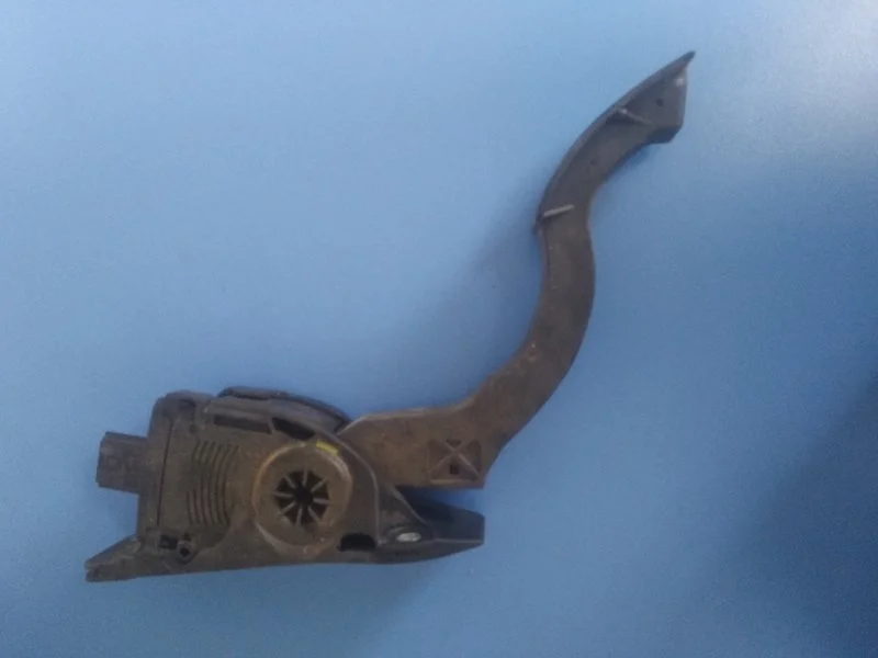 Педаль газа Ford фокус 3 УНИВЕРСАЛ 1.6 2012 - миниатюра 2