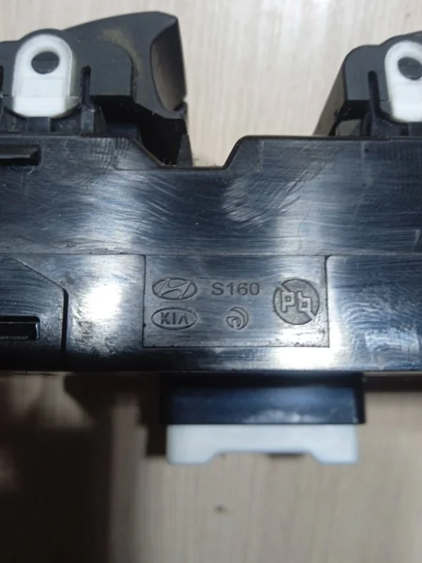 Блок управления стеклоподъемниками Hyundai солярис - миниатюра 5