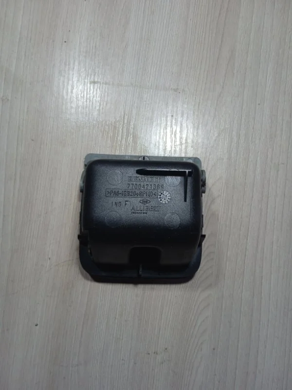 Пепельница RENAULT симбол СЕДАН 1.4 4JA712 2002 - миниатюра 3