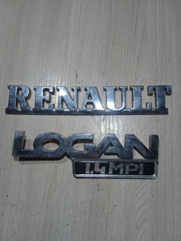 Эмблема RENAULT логан СЕДАН 1.4 K7JA710 2006 - изображение 1