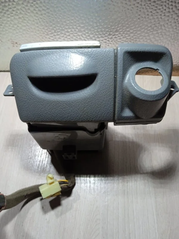 Пепельница Chevrolet лачети СЕДАН 1.4 2009 - миниатюра 2