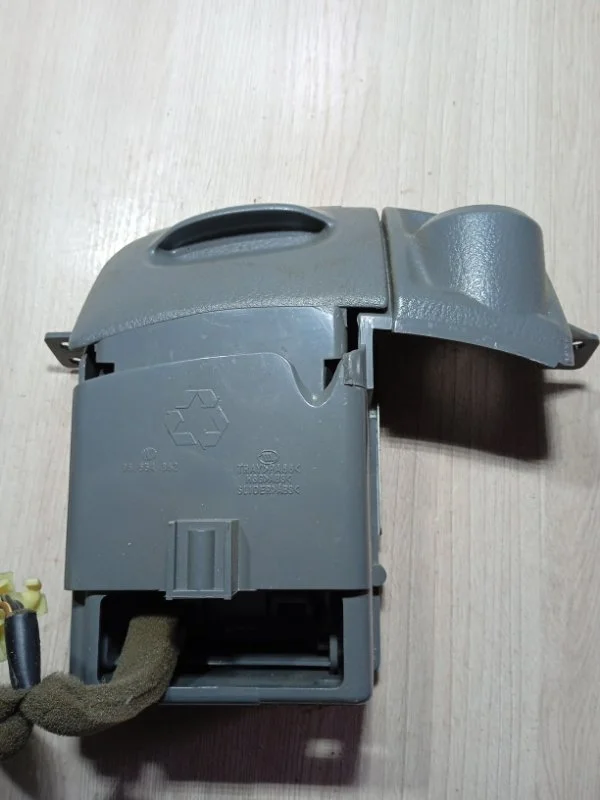 Пепельница Chevrolet лачети СЕДАН 1.4 2009 - миниатюра 3