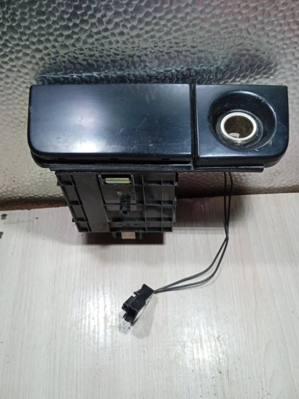 Пепельница KIA спектра СЕДАН 1.6 S6D 2007 - миниатюра 2