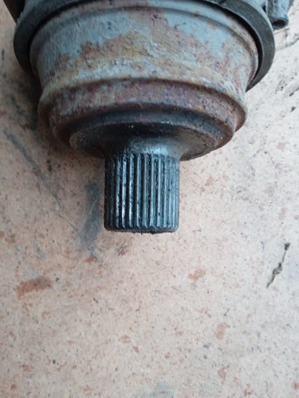 Привод правый Audi 80 СЕДАН 1.8 JN354745 1990 - миниатюра 2