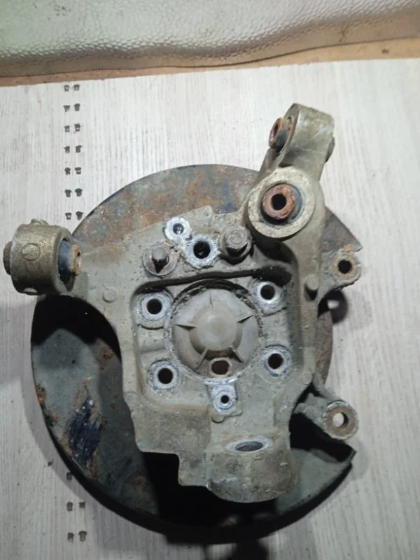 Кулак задний правый Nissan теана СЕДАН VQ 2.3 2007 - изображение 1