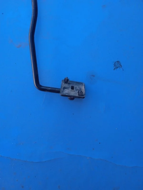 Упор капота Chevrolet круз ХЕТЧБЕК 1.6 F16D3 2014 - миниатюра 2