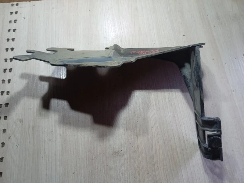 Крышка радиатора правая Chevrolet круз ХЕТЧБЕК 1.6 - миниатюра 2