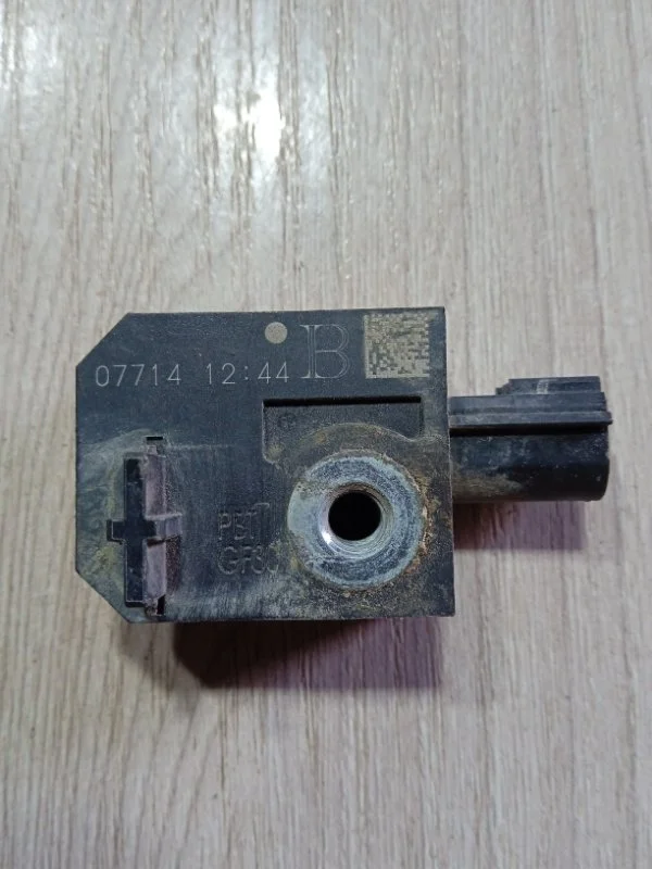 Датчик airbag Chevrolet круз ХЕТЧБЕК 1.6 F16D3 - миниатюра 2