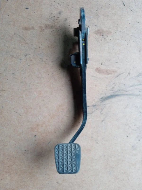 Педаль тормоза Chevrolet круз ХЕТЧБЕК 1.6 F16D3 - миниатюра 3