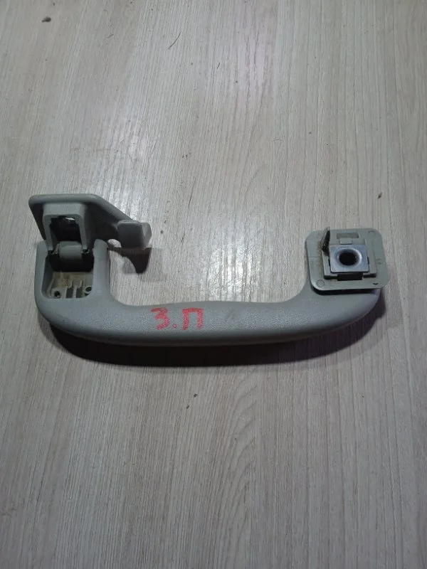 Ручка потолка Chevrolet круз ХЕТЧБЕК 1.6 F16D3 - изображение 1