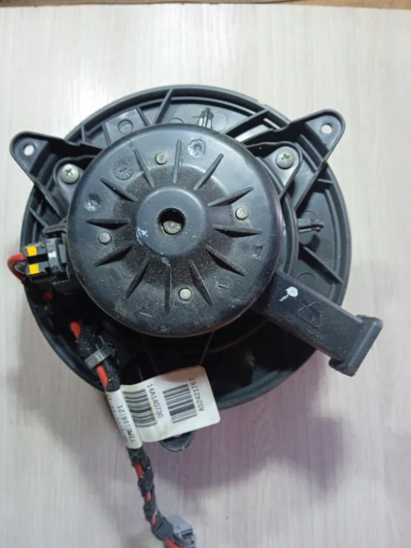 Мотор печки Chevrolet круз ХЕТЧБЕК 1.6 F16D3 2014 - изображение 1