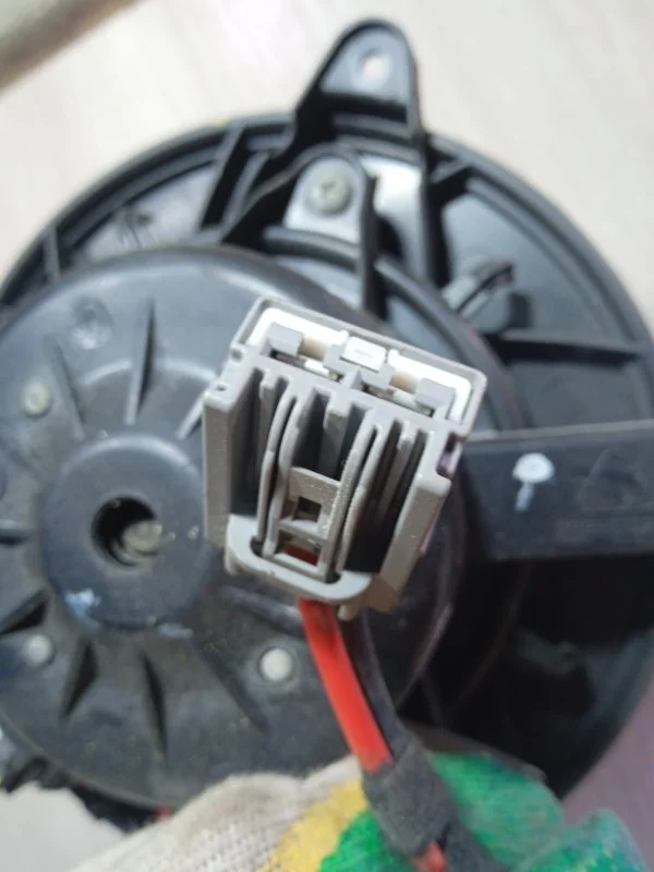 Мотор печки Chevrolet круз ХЕТЧБЕК 1.6 F16D3 2014 - миниатюра 2