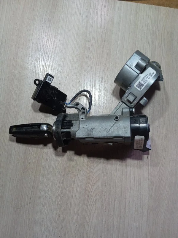 Замок зажигания Chevrolet круз ХЕТЧБЕК 1.6 F16D3 - миниатюра 2