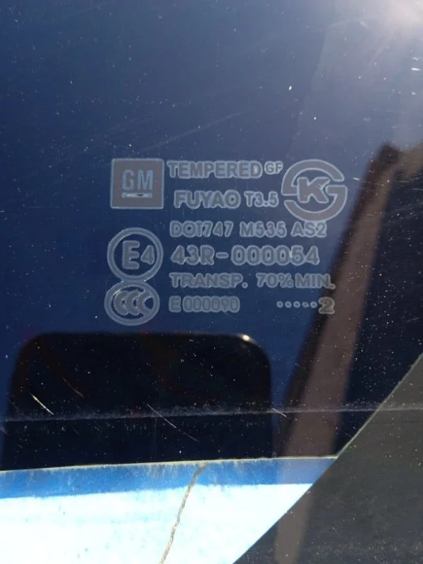 Форточка двери задняя левая Chevrolet круз ХЕТЧБЕК - миниатюра 2