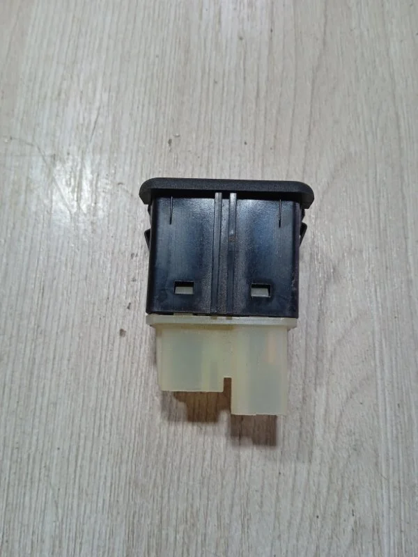 Разъем аукс юсб Chevrolet круз ХЕТЧБЕК 1.6 F16D3 - миниатюра 2