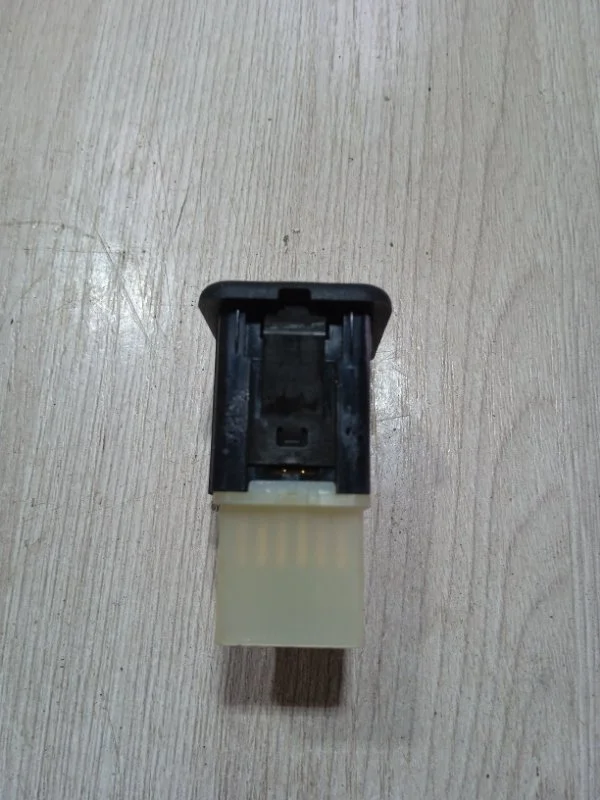 Разъем аукс юсб Chevrolet круз ХЕТЧБЕК 1.6 F16D3 - миниатюра 3