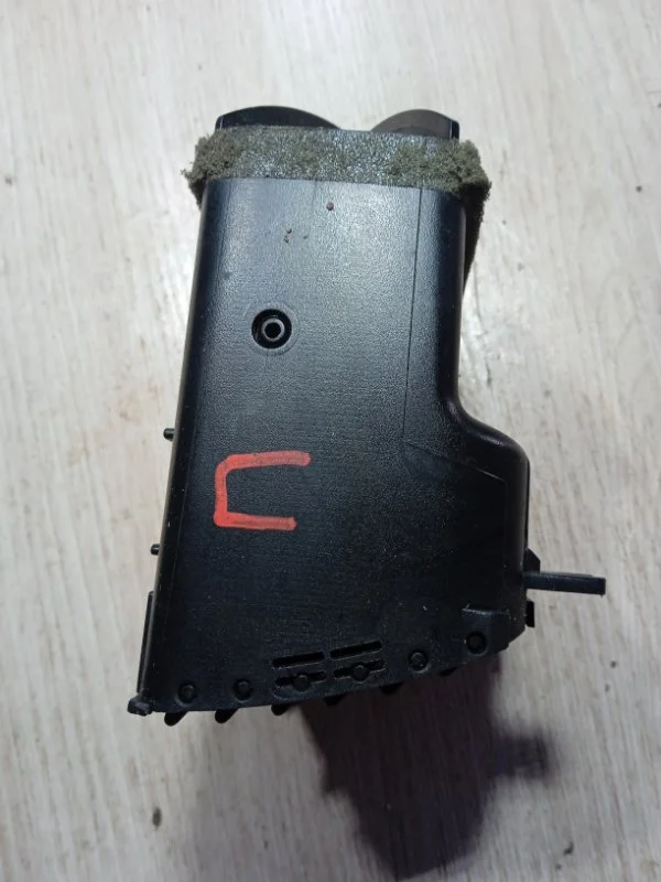 Дефлектор воздушный правый Nissan альмера N16 - миниатюра 7