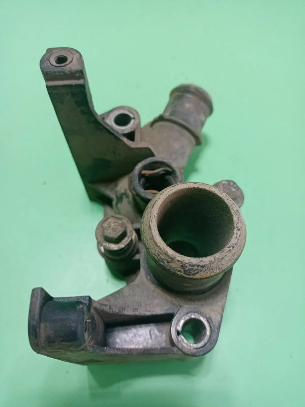 Тройник системы охлаждения Ford Фьюжн ХЕТЧБЕК 1.4 - миниатюра 5