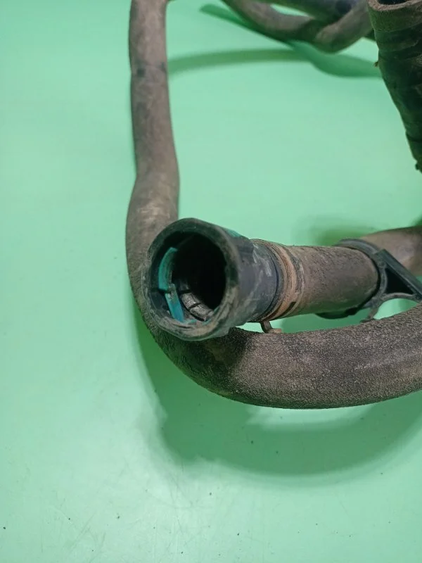 Патрубок печки Ford Фьюжн ХЕТЧБЕК 1.4 FXJA 2008 - миниатюра 3