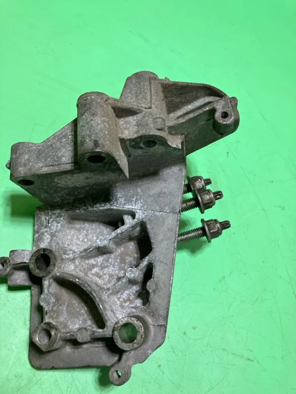 Кронштейн подушки двигателя Ford Фьюжн ХЕТЧБЕК 1.4 - миниатюра 4