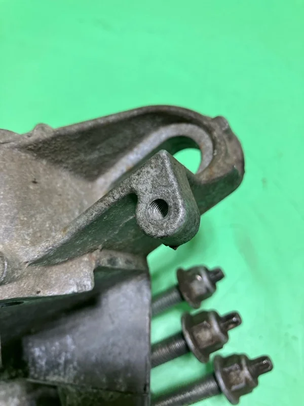 Кронштейн подушки двигателя Ford Фьюжн ХЕТЧБЕК 1.4 - миниатюра 5