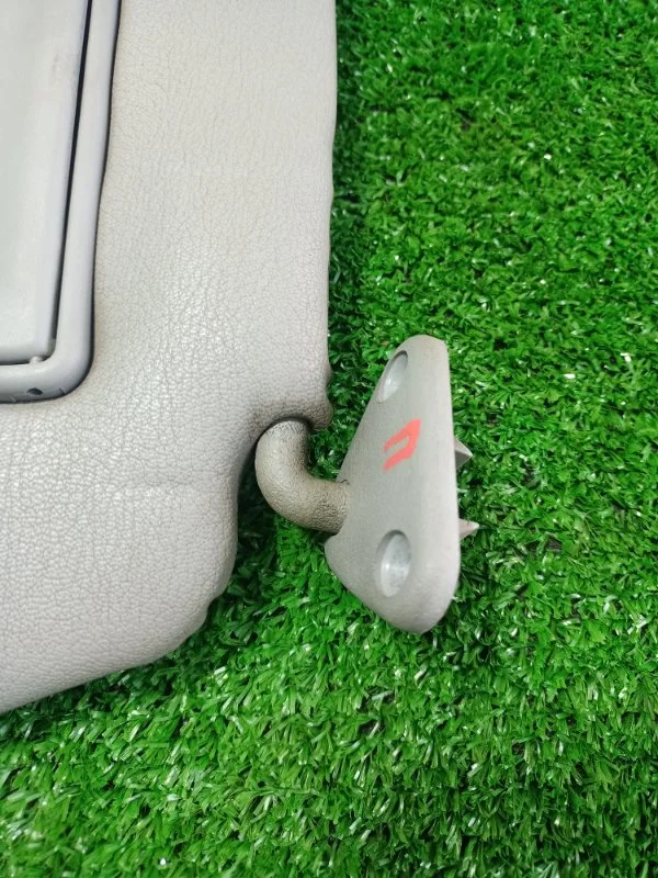 Козырек солнцезащитный левый Mitsubishi Лансер 9 - миниатюра 3