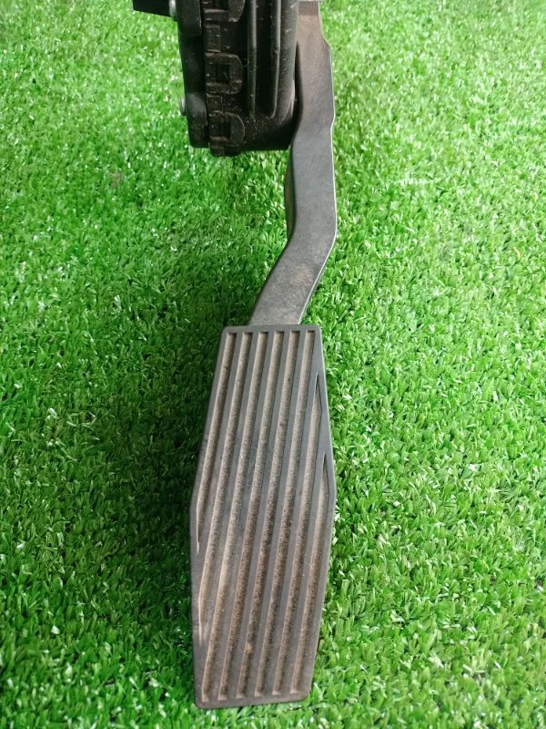Педаль газа Opel астра ХЕТЧБЕК 1.6 Z16XER 2011 - миниатюра 9