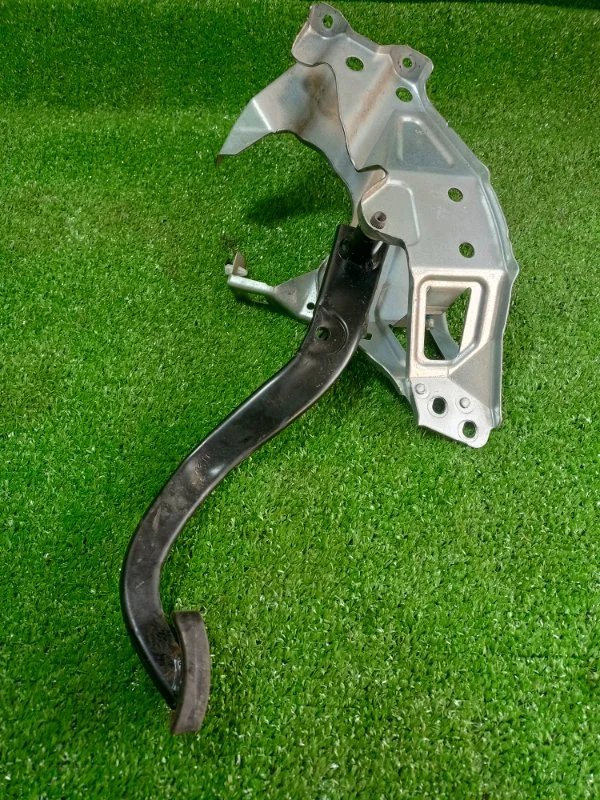 Педаль тормоза Opel астра ХЕТЧБЕК 1.6 Z16XER 2011 - миниатюра 2
