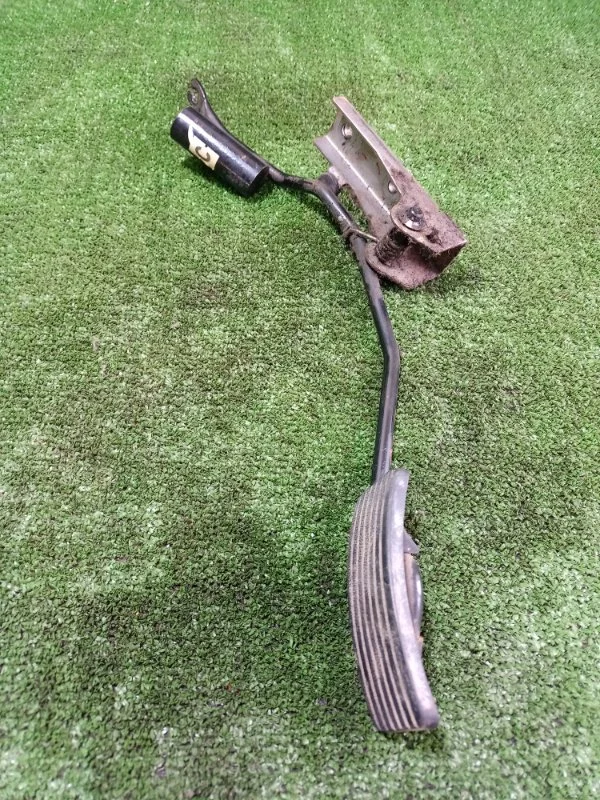 Педаль газа Mitsubishi Лансер 9 СЕДАН 1.3 4G13 - изображение 1