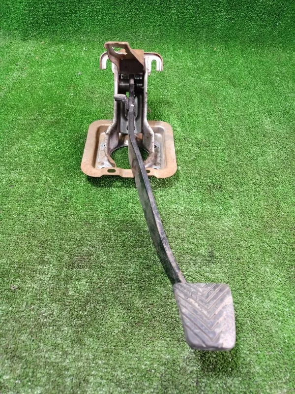 Педаль тормоза Mitsubishi Лансер 9 СЕДАН 1.3 4G13 - миниатюра 5