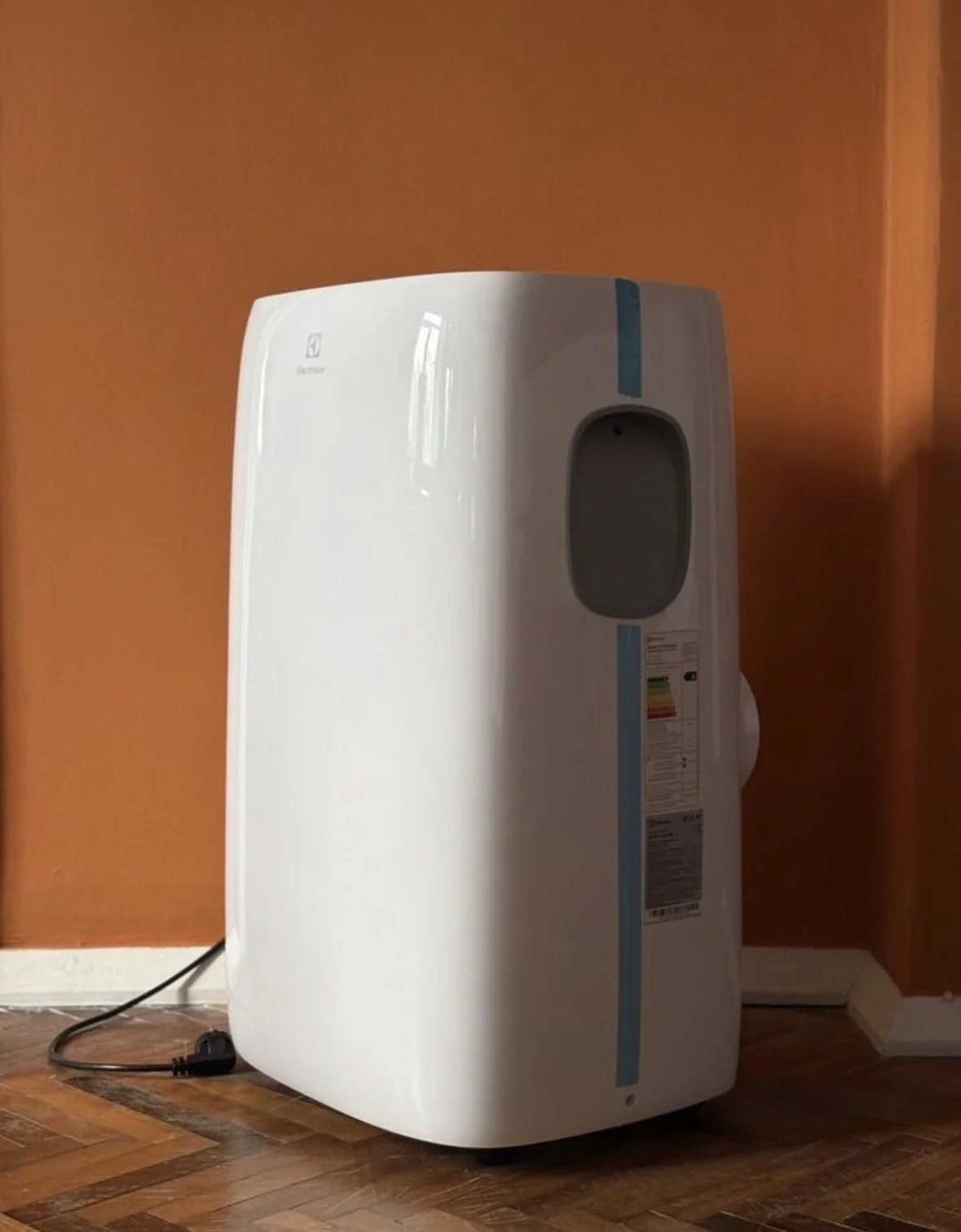 Мобильный кондиционер electrolux eacm-15 cl/n3 - изображение 1